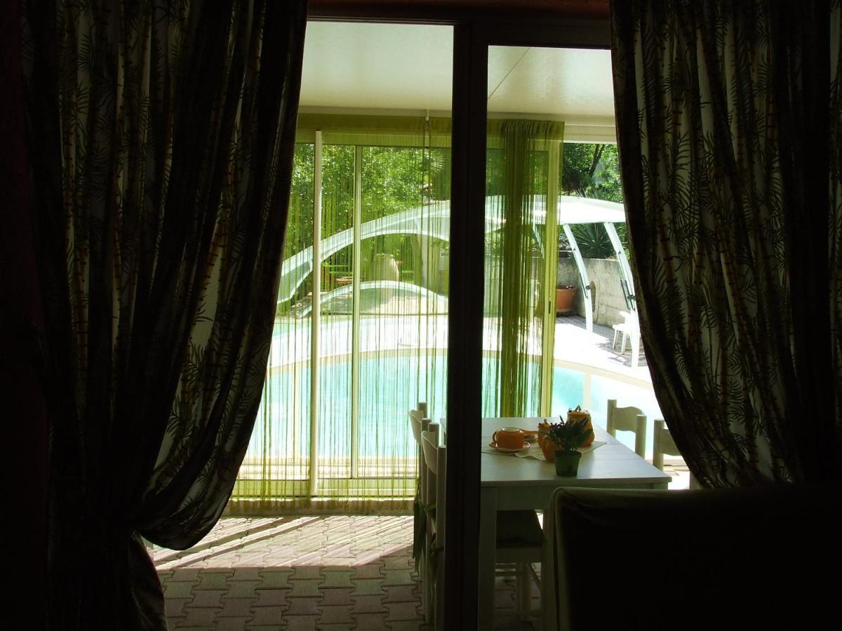 Bed and Breakfast Lou Pin Dou Papet Roquevaire Camera foto